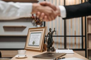 Read more about the article How to Choose the Right Visa Consultant – 5 Key Factors to Consider